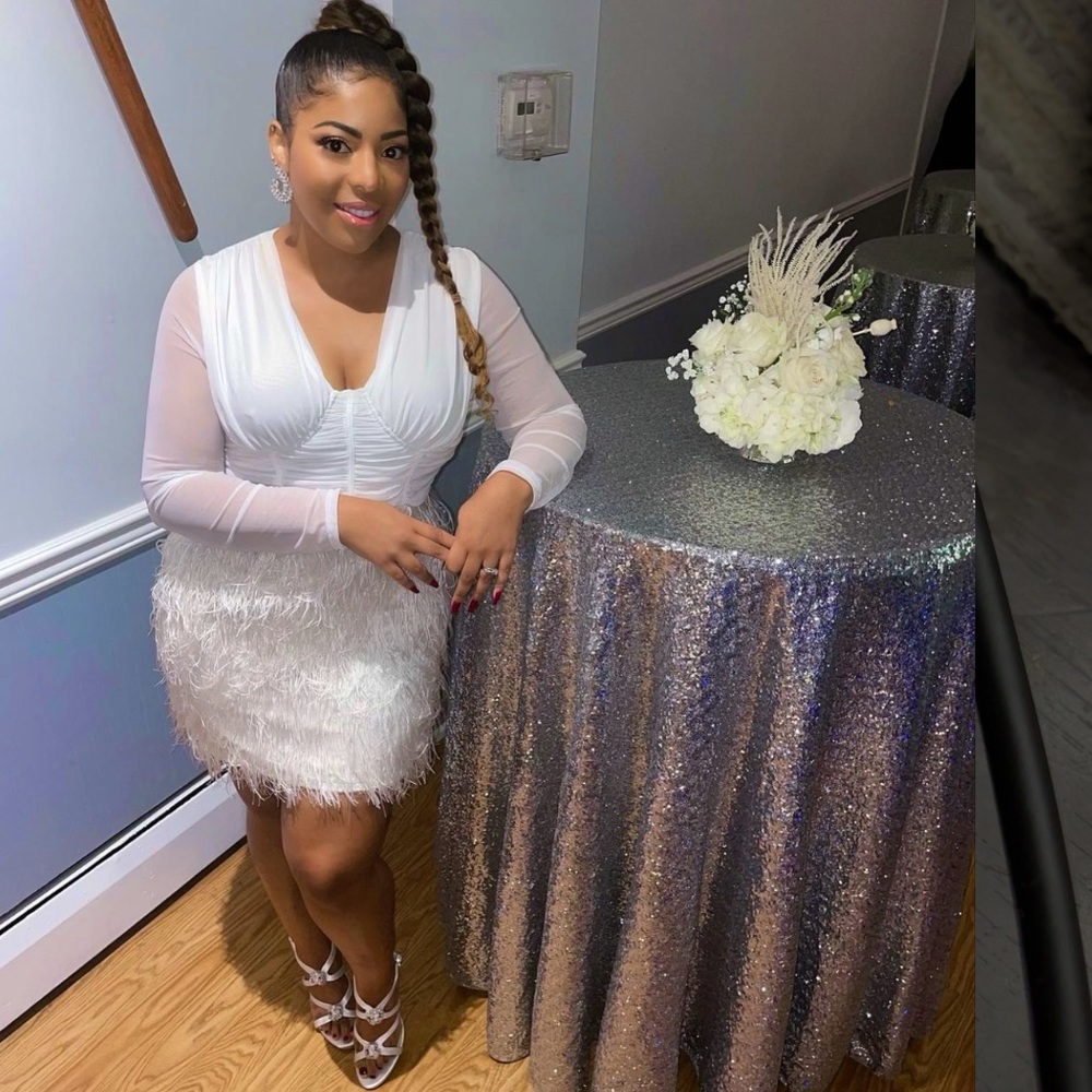 PrettyLittleThing white cup detail, faux feather bodycon dress. Sz 10, worn 1x.